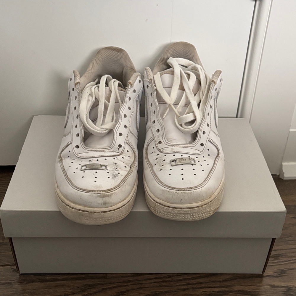 Nike White Air Force One​ - Picture 2 of 4